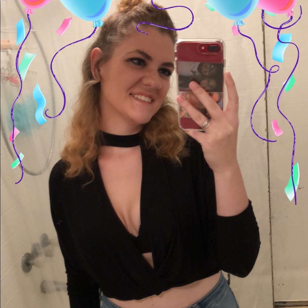 Meet your Posher, Megan - Picture 4 of 5
